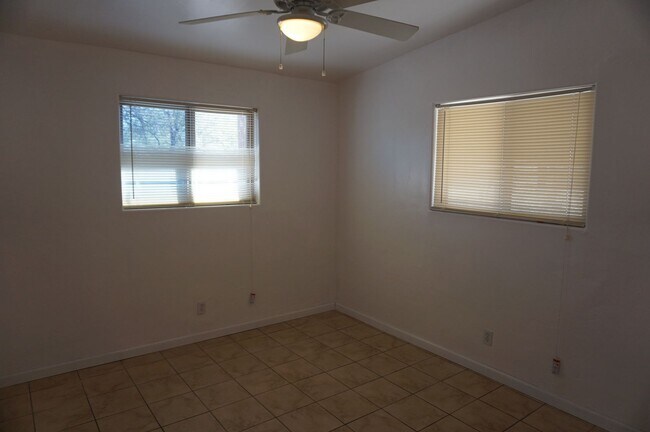 Building Photo - colum2432