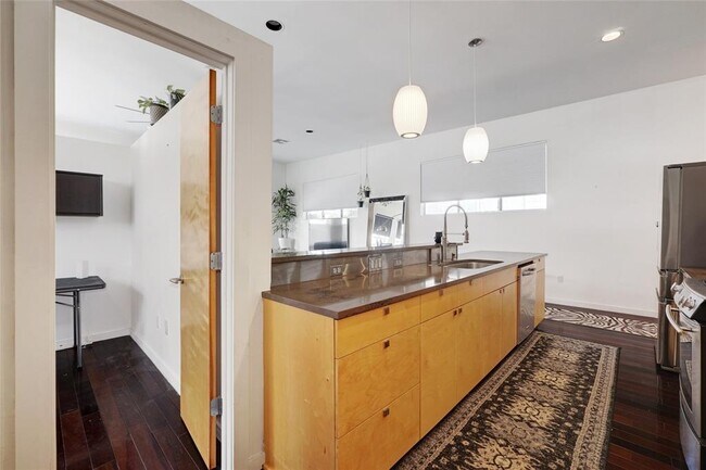 Building Photo - 508 E 53rd St