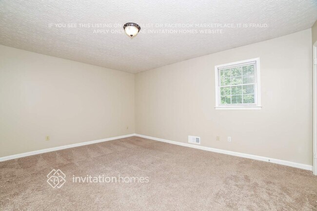 Building Photo - 104 Village Ct