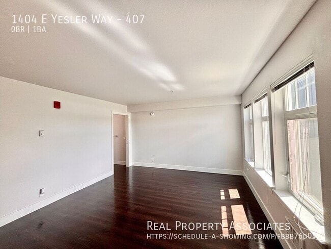 Building Photo - 1404 E Yesler Wy