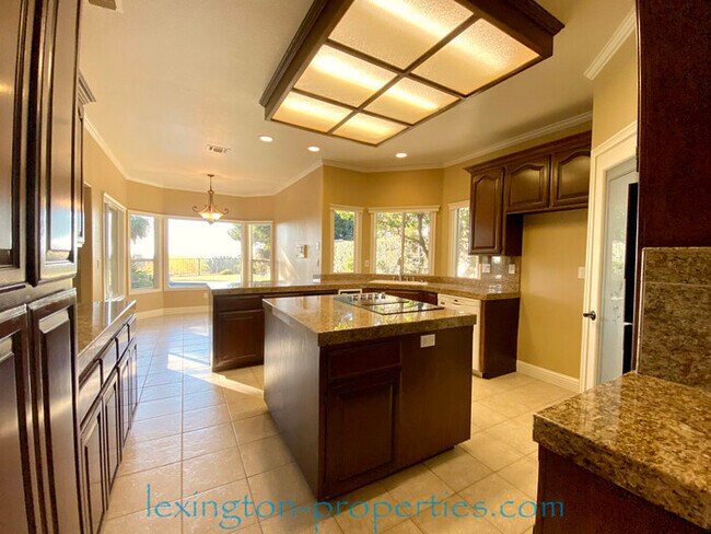 Building Photo - 149 Cascade Falls Dr