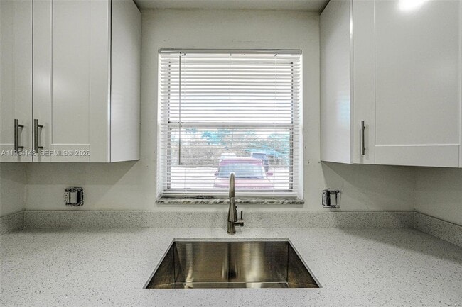 Building Photo - 5100 SW 64th Ave