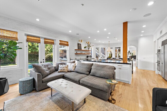 Building Photo - 20 Cape Danbury