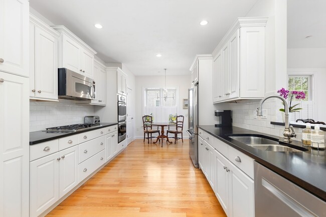 Building Photo - 239 Washington St