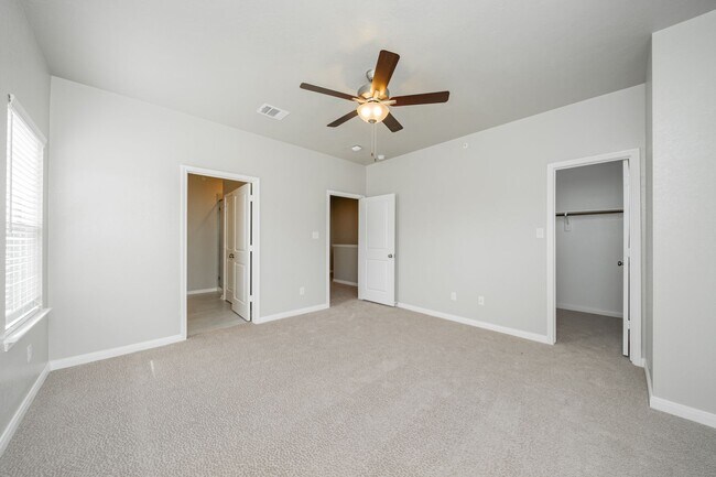 Building Photo - Spacious Townhome Available Now!