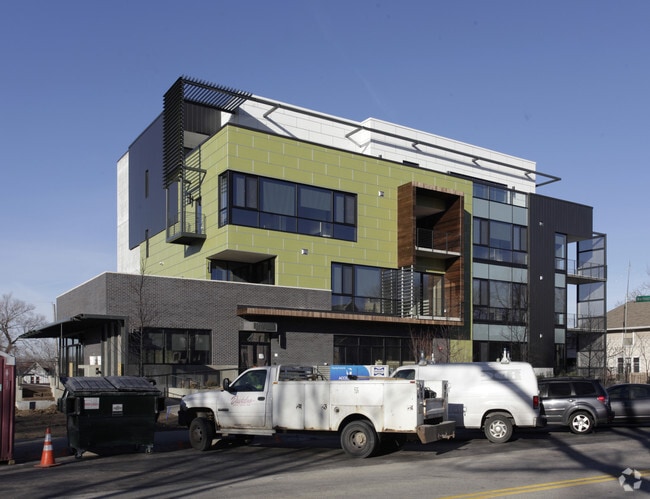 Primary Photo - CO2 on Tenth Street