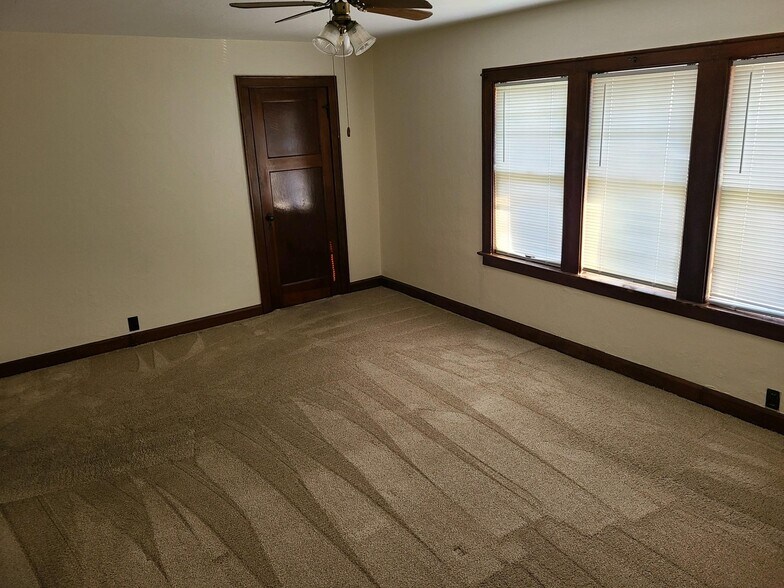Master bedroom - 1128 Lincoln Ave