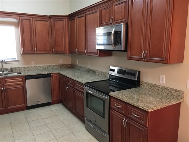 Building Photo - 515 Flat Rock Ter