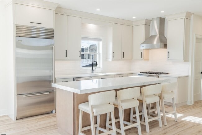 Building Photo - 139 Gibbs Ave