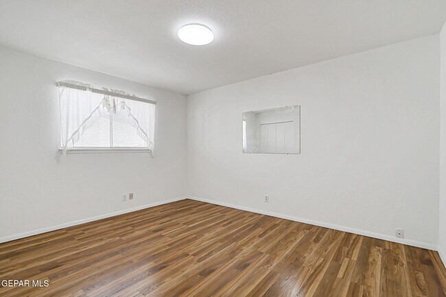 Building Photo - 3223 Isla Morada Dr