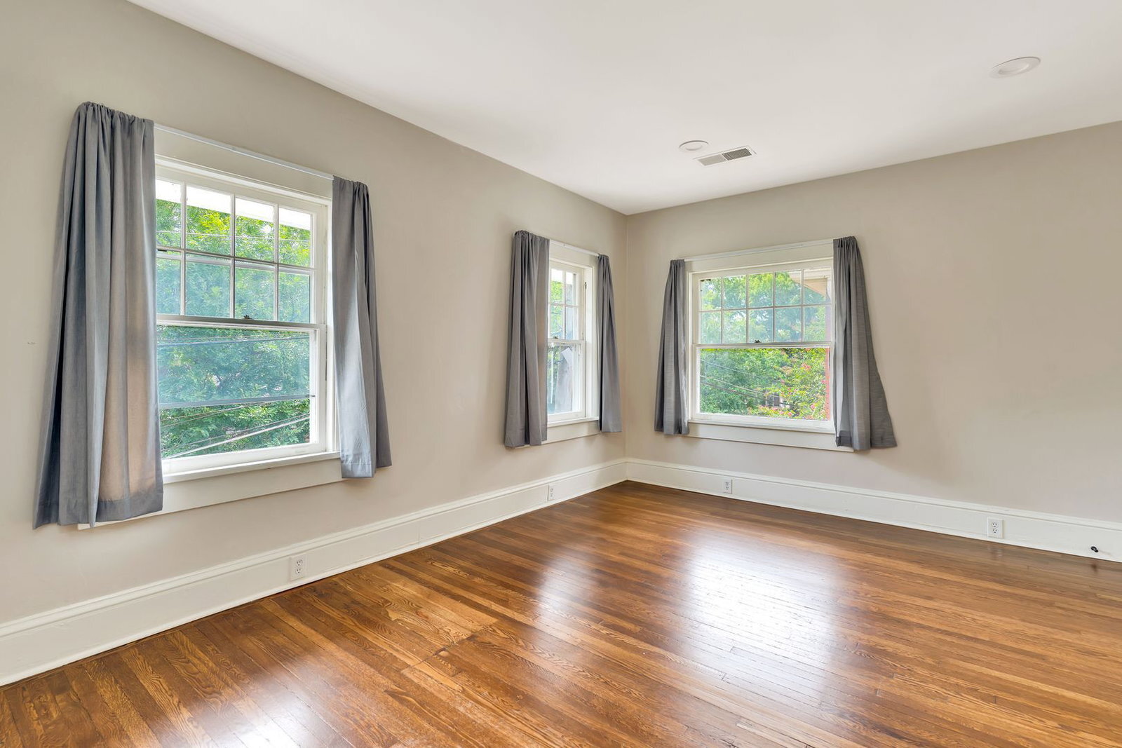 Building Photo - 621 Fortwood Pl