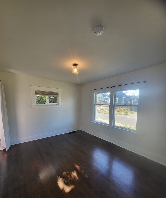 Building Photo - Khara, J - 1208 #B