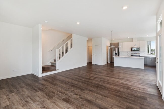 Building Photo - 32742 Hemlock Ave SE