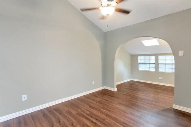Building Photo - 6808 Eastridge Dr