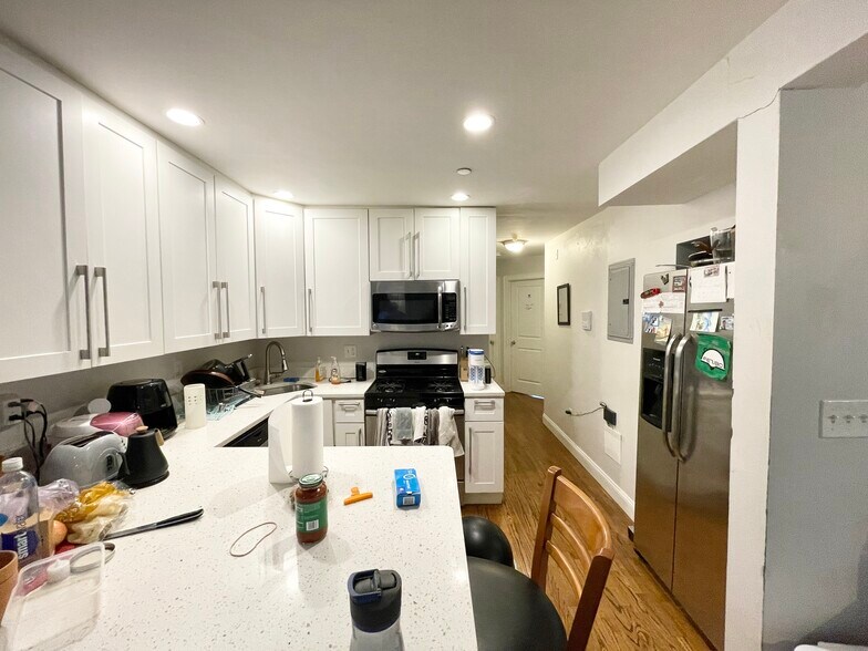 Building Photo - 800 Parker St