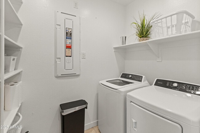 Building Photo - 24670 N 171st Ln