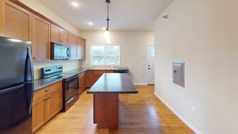 Building Photo - 2018 Campbell Rd