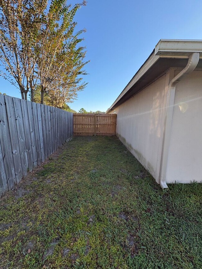 Building Photo - 4 Bed 2 Bath New Fenced in Yard In Kingsla...