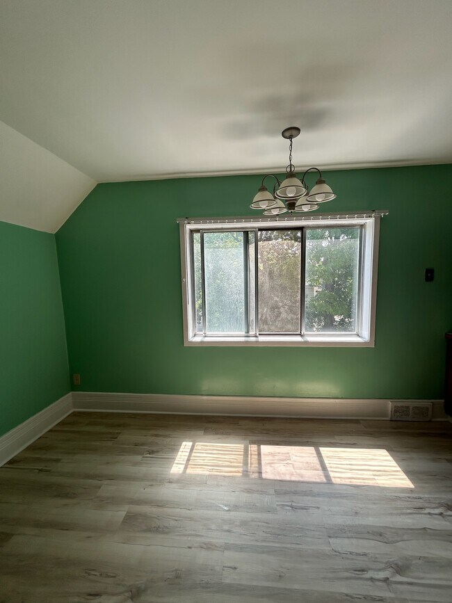 Building Photo - 1619 Court St