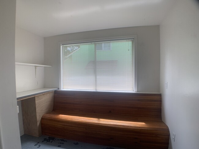 Building Photo - 9221 2nd Ave NW