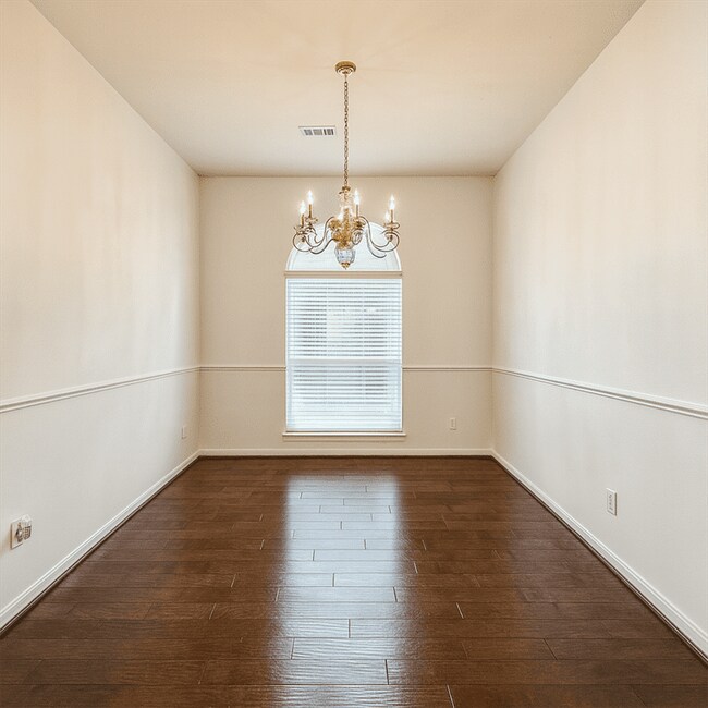 Building Photo - 15615 Lost Maples Dr