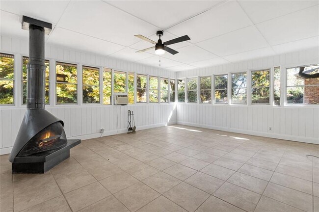 Building Photo - 2958 Harcourt Dr