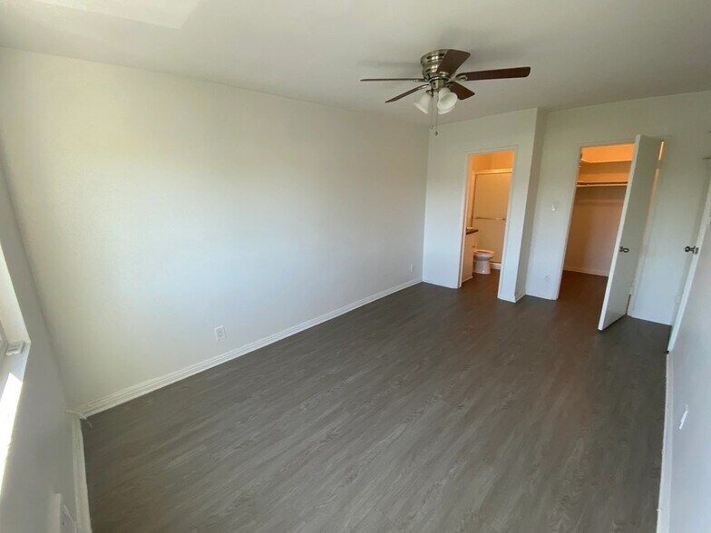 Building Photo - 5307 Sepulveda Blvd