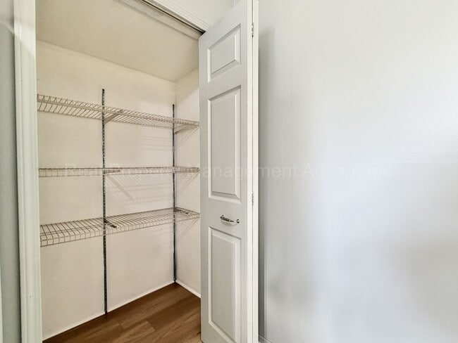 Building Photo - Updated Ranch on Double Lot Near Royal Oak & Ferndale