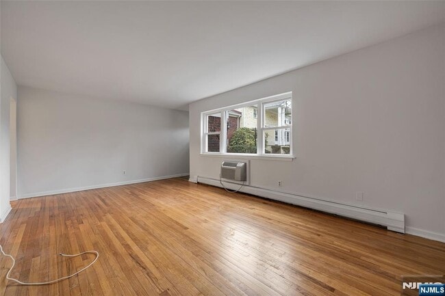 Building Photo - 121 Regency