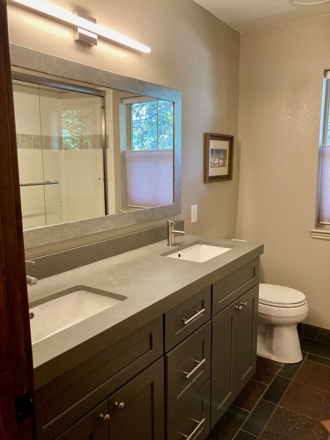 Building Photo - 4087 Worthington Dr