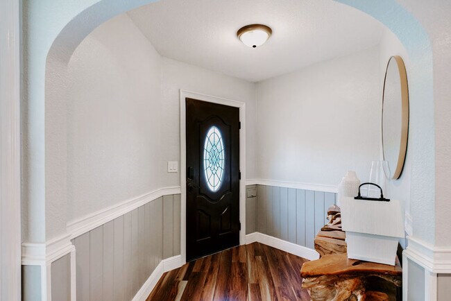 Building Photo - 134 Sinclair St