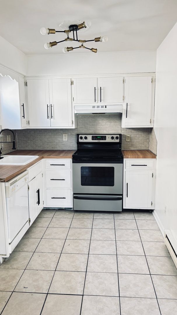 Building Photo - 1335 S Howard St