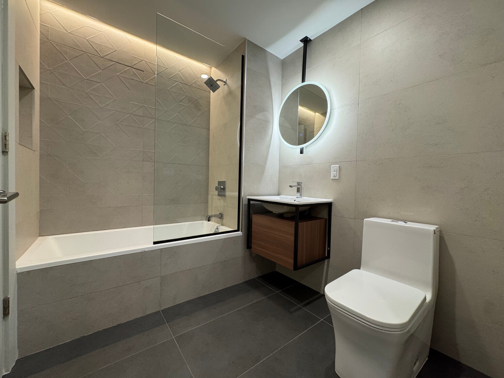 Building Photo - 150 Lenox Rd