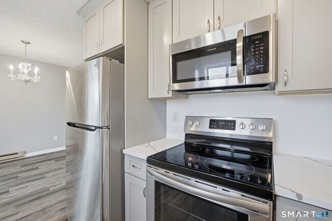 Building Photo - 151 Shelter Rock Rd