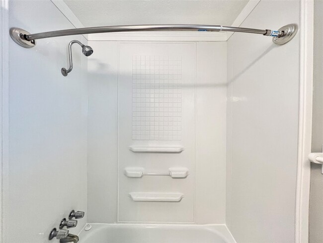 Building Photo - 303 Brigadoon Ln