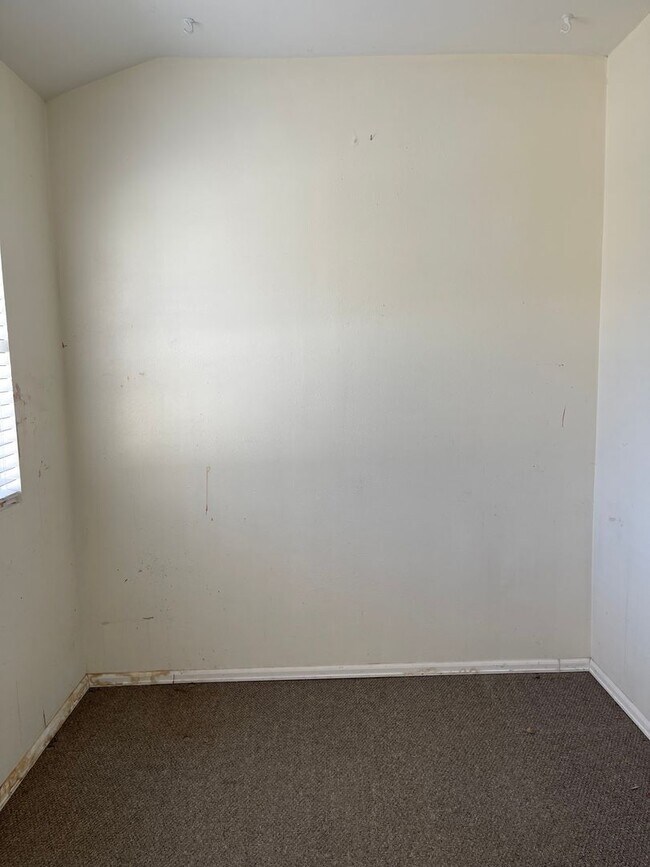 Building Photo - 1118 Macon Ave