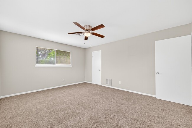 Building Photo - 403 Mistywood Dr