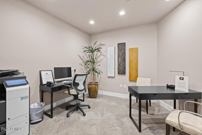 Building Photo - 2211 E Camelback Rd
