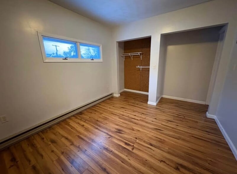 Building Photo - 122 Linden St