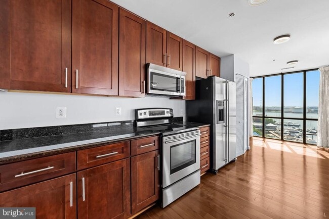 Building Photo - 2702 Lighthouse Point E