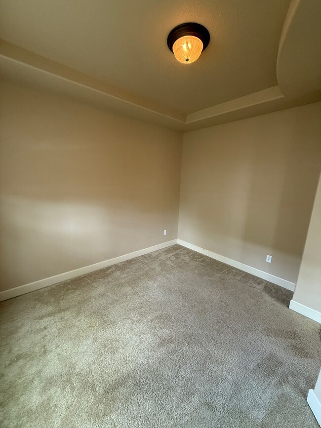 Building Photo - Large Rock Creek Single Family Home