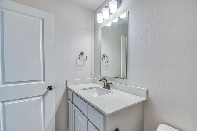Building Photo - 932 Varenna Ct