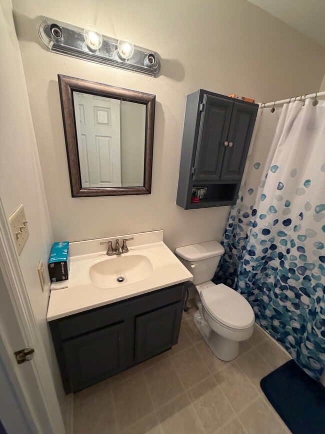 Building Photo - 7 Lenape Ln