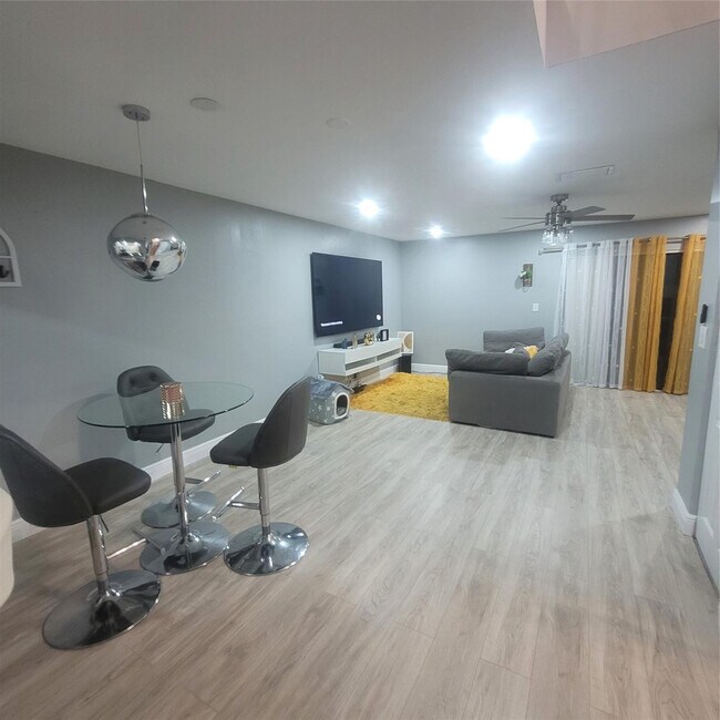 Building Photo - 9210 NW 14th St