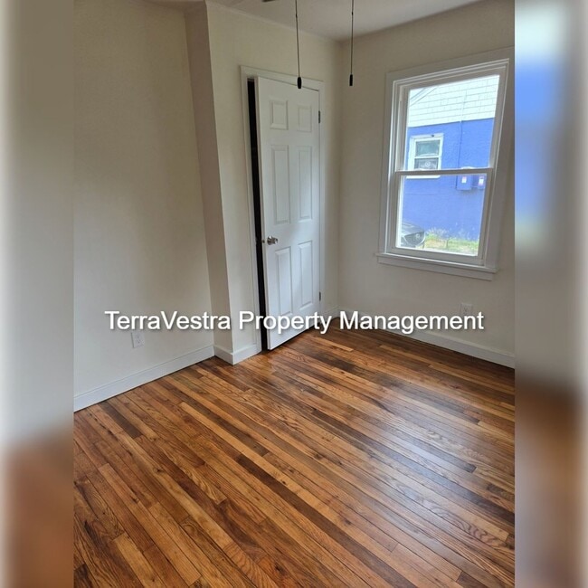 Building Photo - Renovated 3 Bed in Upper Deerfield