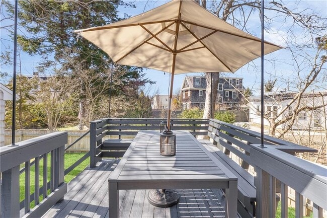 Building Photo - 193 Coggeshall Ave