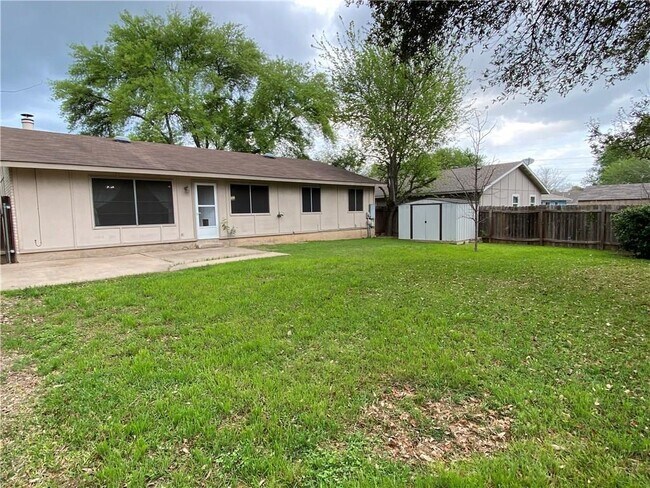 Building Photo - 6903 Skynook Dr