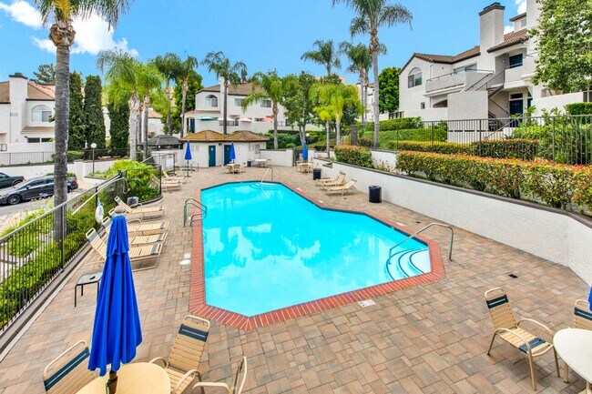 Building Photo - 13133 Le Parc