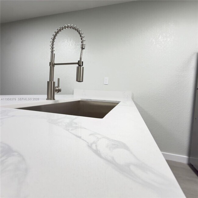 Building Photo - 18206 Mediterranean Blvd