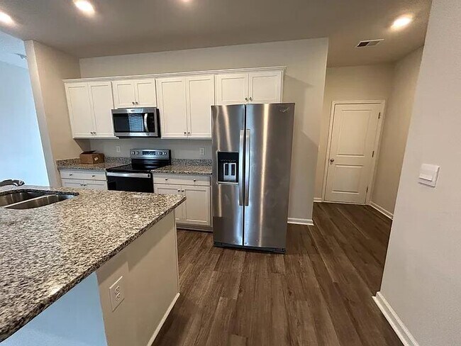 Building Photo - 324 vaccaro Dr
